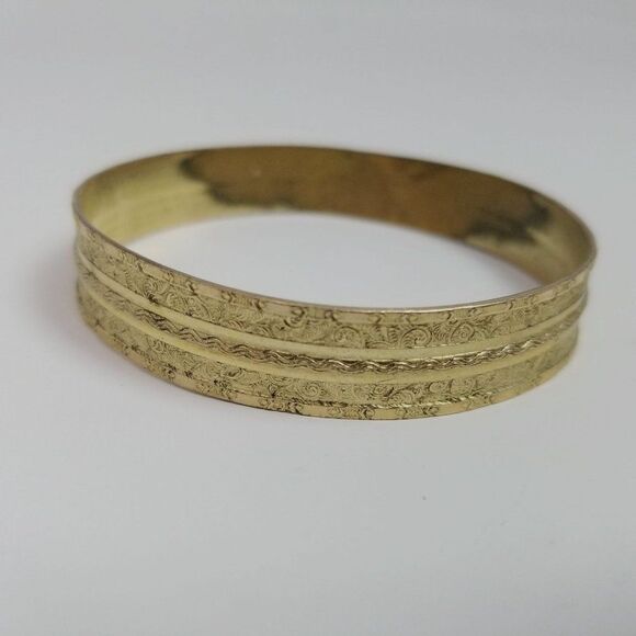 Vintage Gold Tone Bangle Bracelet, Retro Design, NIce Size, Stacking Estate - Picture 2 of 6